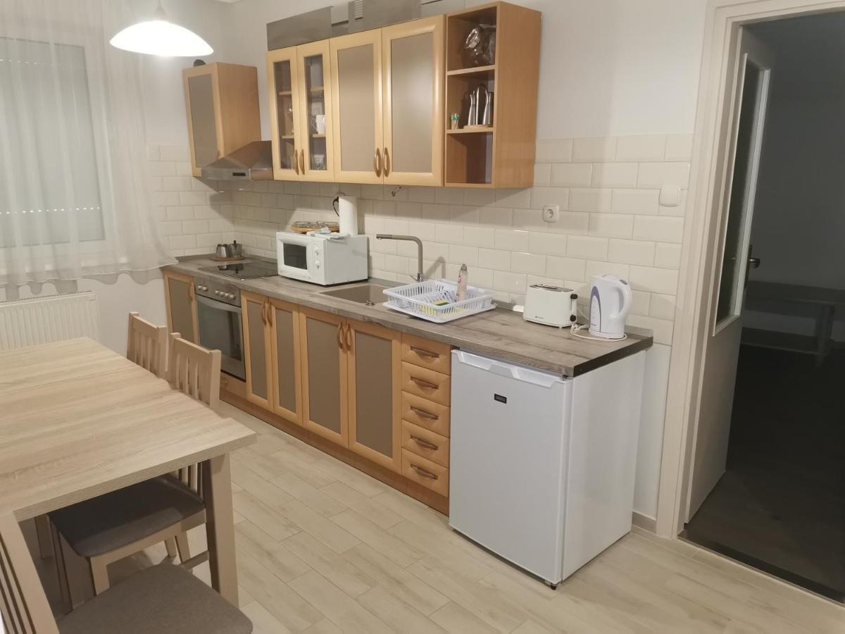 Zoli Apartmanok-Balcony Koelcsey 32 Hajdúszoboszló Exterior foto