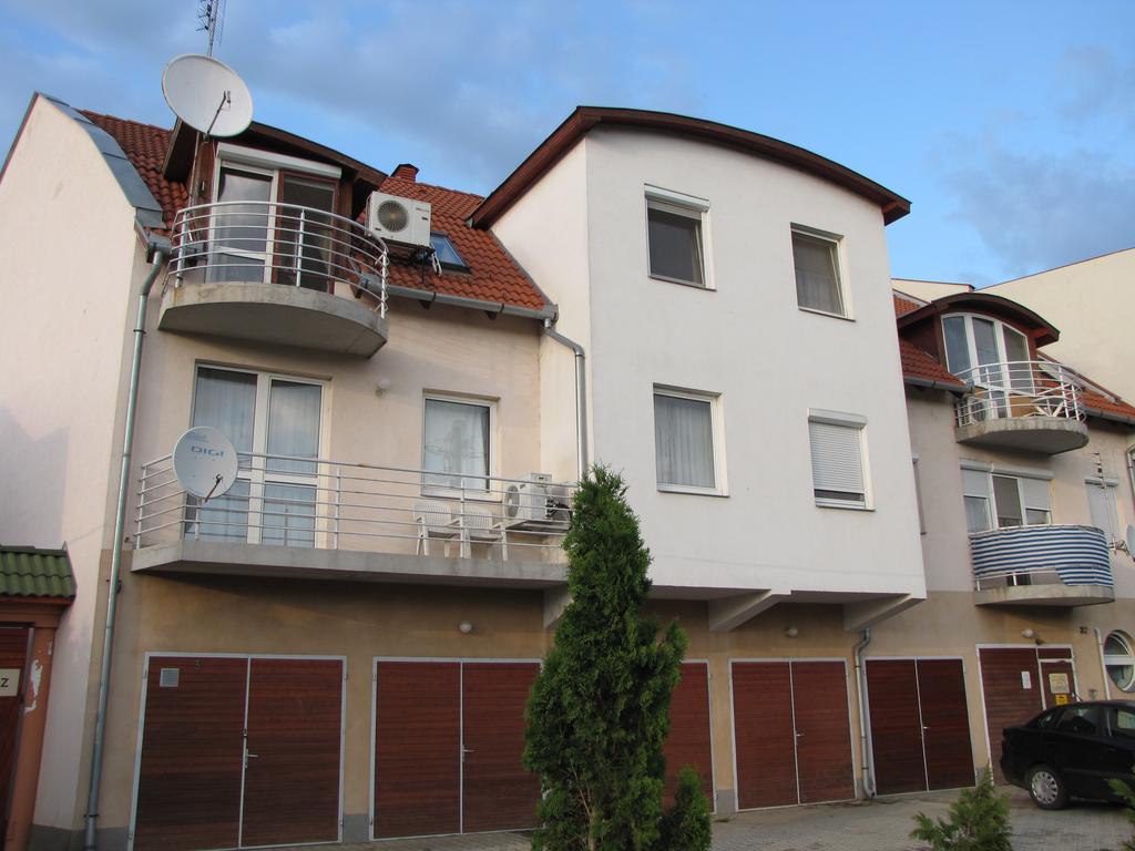 Zoli Apartmanok-Balcony Koelcsey 32 Hajdúszoboszló Exterior foto