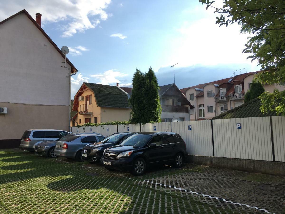 Zoli Apartmanok-Balcony Koelcsey 32 Hajdúszoboszló Exterior foto